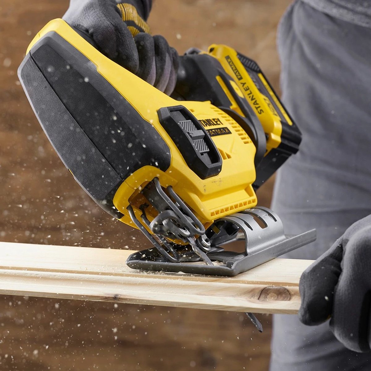 Stanley FATMAX V20 SFMCS600M2K Accu Decoupeerzaag 18V 4.0Ah