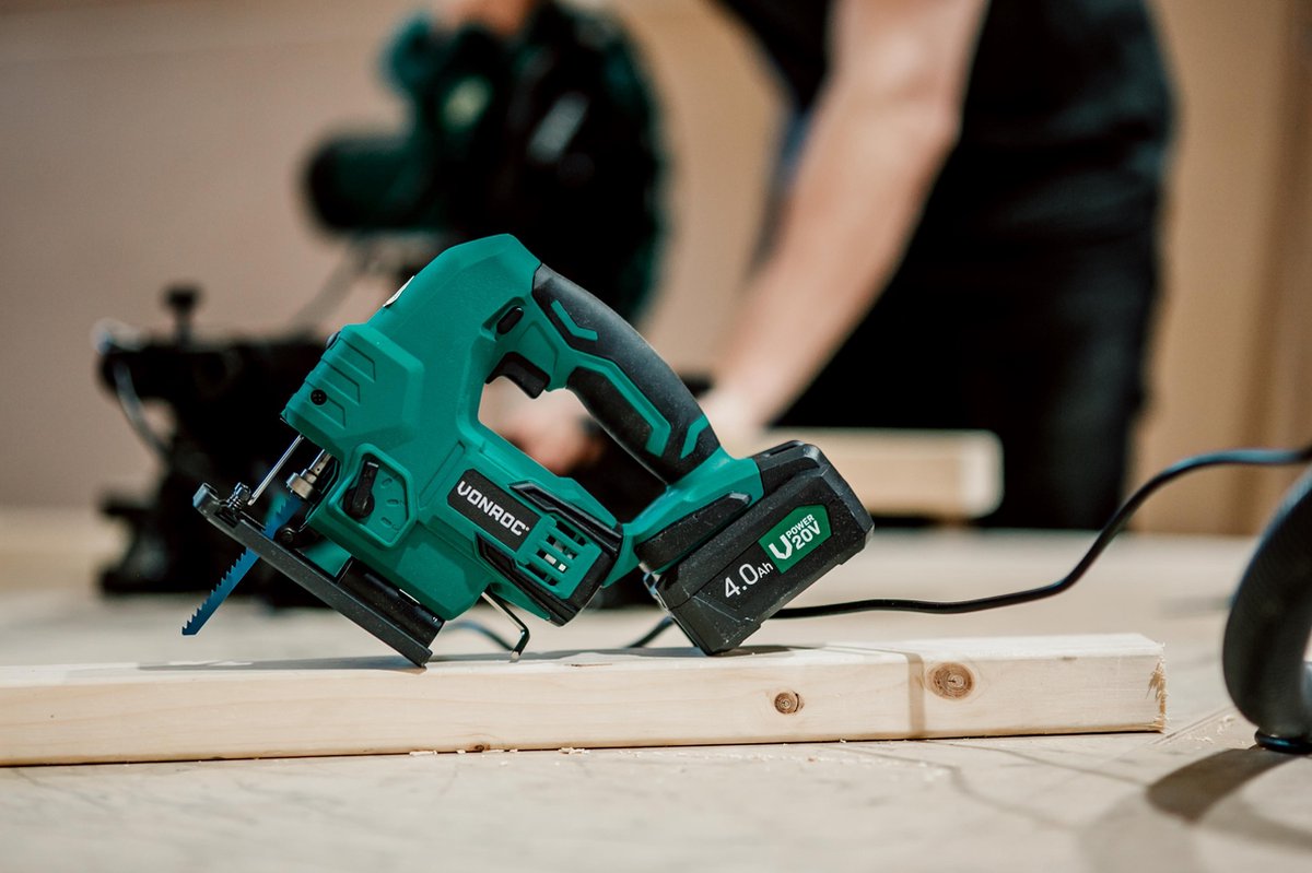 VONROC VPower 20V Accu decoupeerzaag met accu en accessoires