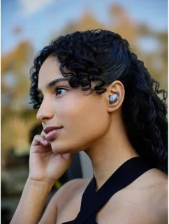 Beats Studio Buds + - True Wireless Noise Cancelling Earbuds - Black / Gold