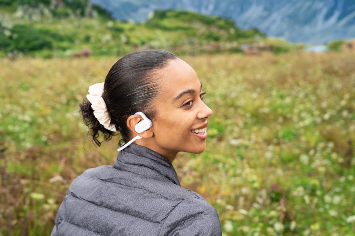 JBL Soundgear Sense draadloze open-ear oordopjes wit