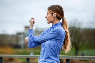 Shokz OpenFit Sporthoofdtelefoon Beige
