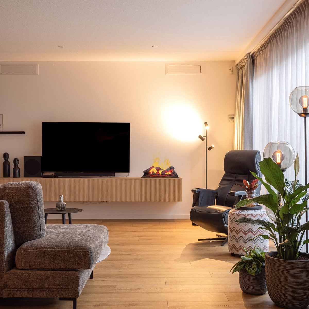 Xaralyn Jörne-Long tv-meubel met Opti-Myst elektrische haard