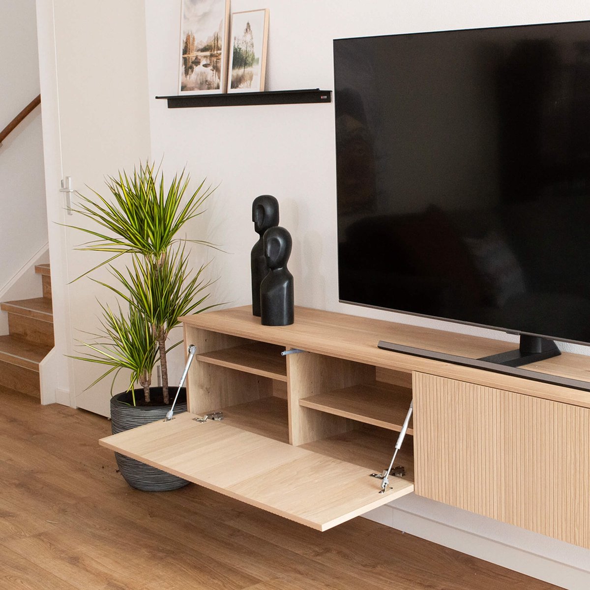 Xaralyn Jörne-Long tv-meubel met Opti-Myst elektrische haard