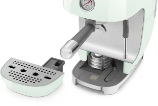 SMEG ECF03PGEU - Handmatige espressomachine - Cold Brew - Watergroen