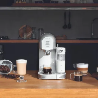 Cecotec Halfautomatische koffie Power Instant-ccino 20 Chic Serie Bianca. voor gemalen en capsulekoffie, 20 repen, melktank 0,7