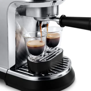 De'Longhi Dedica Maestro Plus EC950.M Pistonmachine