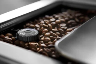 De'Longhi PrimaDonna ECAM650.55.MS Volautomatische Espressomachine Zilver/Zwart