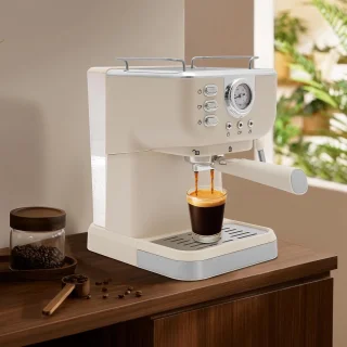 Espressomachine en filterkoffiemaker 20 bar - 1050 w - met melkschuimer
