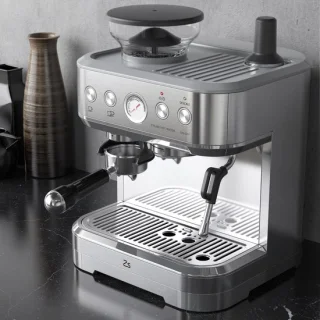 Espressomachine met bonenmolen en melkopschuimer