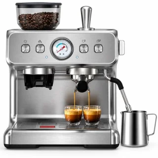 Espressomachine met koffiemolen en melkopschuimer