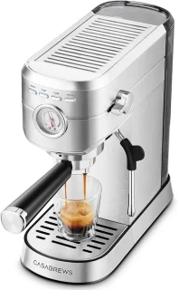 Espressomachine met melkopschuimer