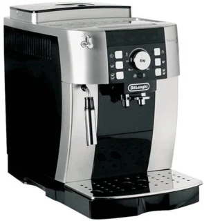 Espressomachine – Volautomatische pistonmachine met melkopschuimer
