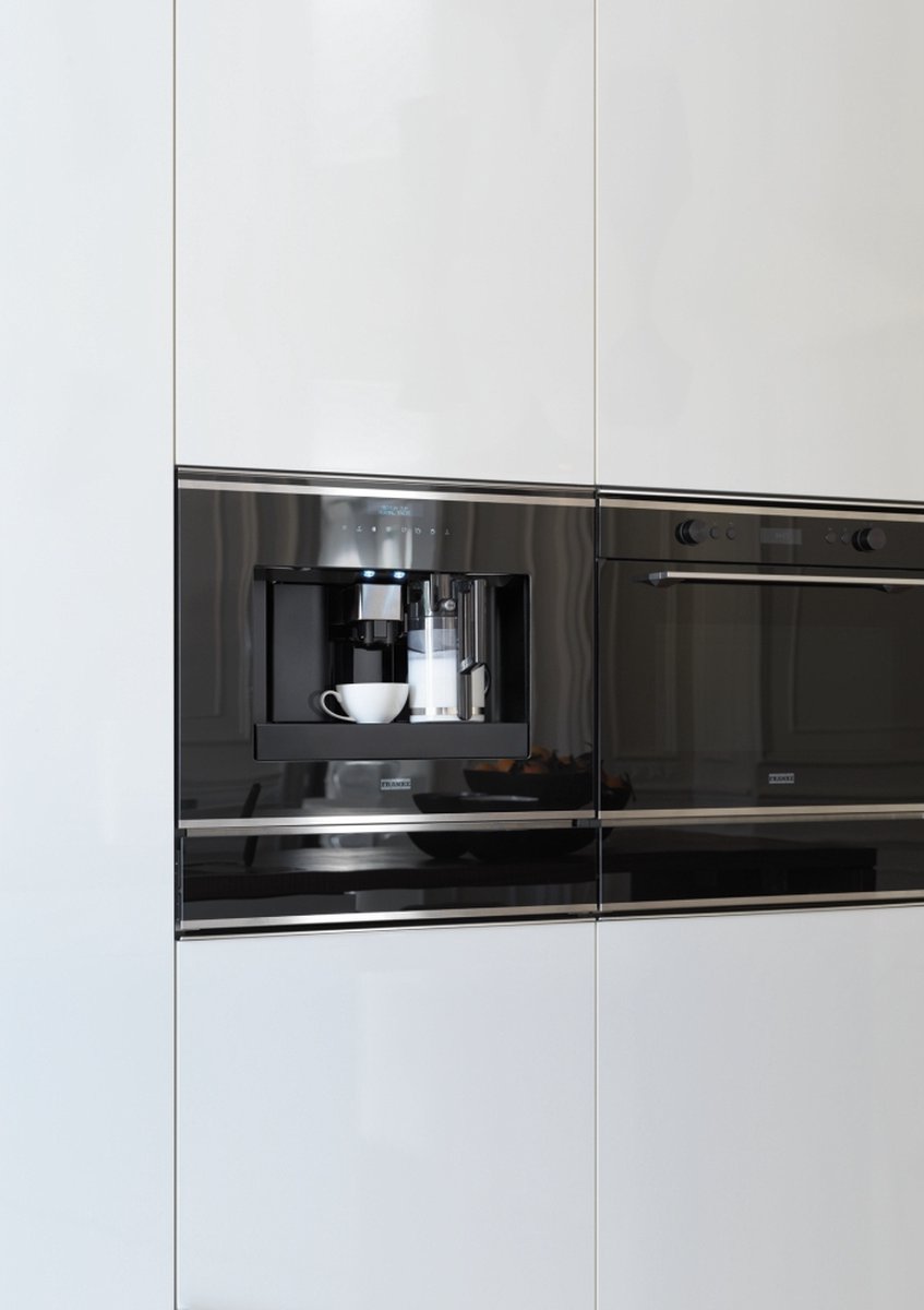 Wat vinden we goed aan de Franke FMY 45 XS inbouw espressomachine zwart