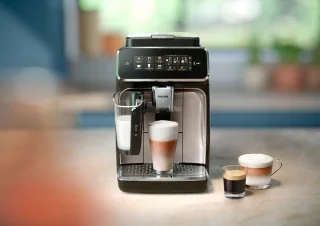 Philips 3300 Series LatteGo EP3347/90 Espressomachine Zwart Chroom