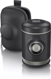 Professionele espressomachine met beschermhoes