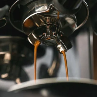 Sage The Barista Touch Pistonmachine Black Truffle