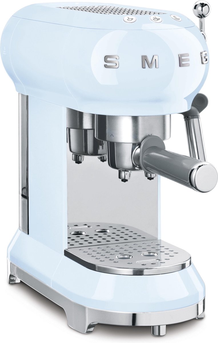 De SMEG ECF01PBEU espressomachine pastelblauw in één oogopslag