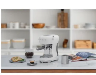SMEG ECF02WHEU espressomachine wit
