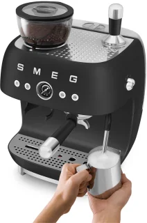 SMEG EGF03BLMEU Espressomachine Mat Zwart