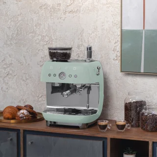 SMEG EGF03PGEU Espressomachine Watergroen