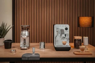 SMEG EMC02BLMEU Espressomachine Minipro Mat Zwart