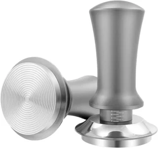 Automatische zelfnivellerende tamper voor consistenter espressoresultaat