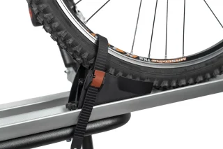 Wat vinden we goed aan de Menabo Stand Up 3 fietsendrager achterklep voor Toyota Yaris (XP13) 2011-2020 5-deurs hatchback