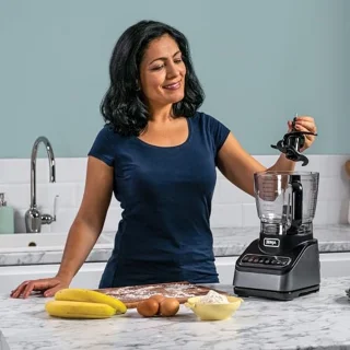 Krachtige Keukenmachine met 4 Automatische Programma's en 3 Handmatige Snelheden voor Hakken, Snijden en Mengen - 2.1L Kom, 850W