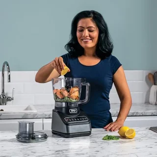 Krachtige Keukenmachine met 4 Automatische Programma's en 3 Handmatige Snelheden voor Hakken, Snijden en Mengen - 2.1L Kom, 850W