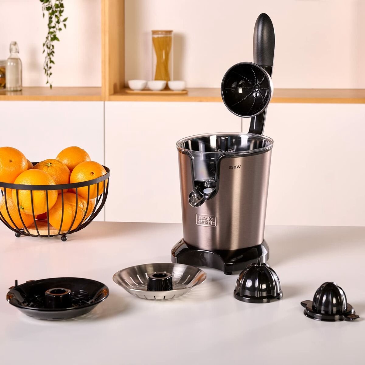 Wat vinden we goed aan de Black & Decker BXCJ350E elektrische juicer 350W