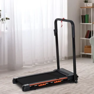 Treadmill for home: This treadmill features a powerful 2.25 hp motor, which provides a smooth and efficient training experience. Ideal for home use, this flat treadmill is designed with 5 layers of anti-slip padding for added safety and stability.