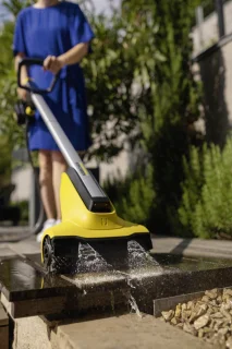 KARCHER Patio Cleaner PCL 3-18 terrasreiniger inclusief accu en lader
