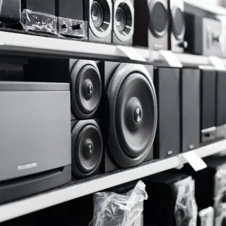 Wat vinden we goed aan de Allecto Speakerdoek Home Speaker Donkerblauw