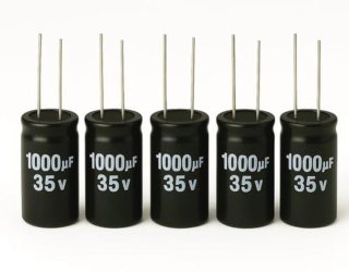 De 1000µF 35V elektrolytische condensatoren set van 5 in één oogopslag