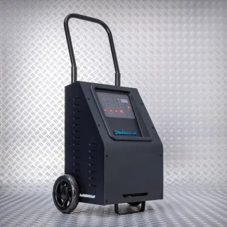 Robuuste verrijdbare acculader en jumpstarter voor professioneel gebruik