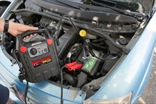 Jumpstarter Powerbank 900A met Compressor