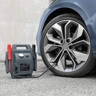 Jumpstarter Powerbank met Compressor