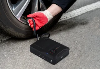 Technaxx TX-219 Multifunctionele Jumpstarter 14000mAh Zwart