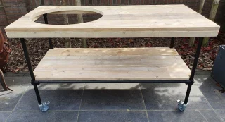 BBQ Tafel | Buitenkeuken | 140x70cm | Gat 50cm | Wielen | Zwart Staal en Hout | Kamado Tafel | Barbecue | Big Green Egg | Bastard | Grill Guru | Kamado Joe | Ombouw | Onderstel | Geschikt voor vele modellen