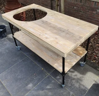Buitenkeuken | 140x70cm | Gat 58cm | Wielen | Zwart Staal en Hout | BBQ Tafel | Kamado Tafel | Barbecue | Big Green Egg | Bastard | Grill Guru | Kamado Joe | Ombouw | Onderstel | Geschikt voor vele modellen
