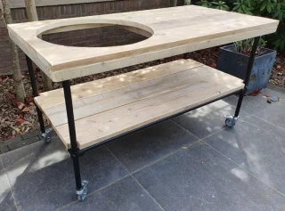 Buitenkeuken | 140x70cm | Gat 58cm | Wielen | Zwart Staal en Hout | BBQ Tafel | Kamado Tafel | Barbecue | Big Green Egg | Bastard | Grill Guru | Kamado Joe | Ombouw | Onderstel | Geschikt voor vele modellen