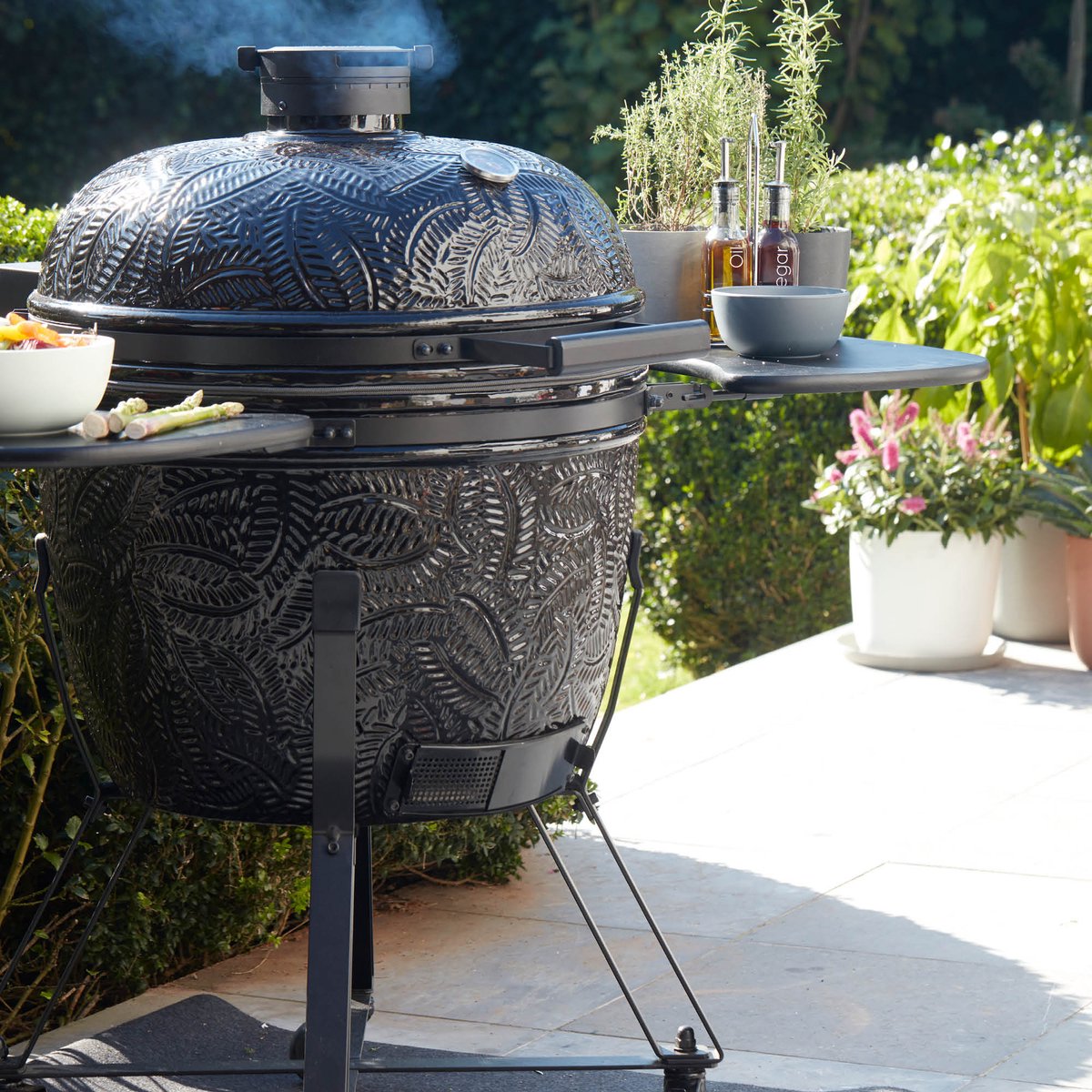 Wat vinden we goed aan de Barbecook Kamal 60 Kamado BBQ met Onderstel en Zijtafels
