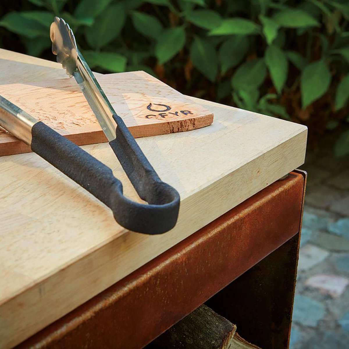 OFYR Kamado Table 65 PRO Corten Concrete BGE