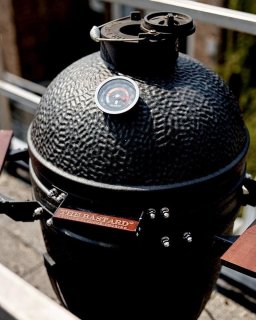 The Bastard Complete Medium 2021 Kamado BBQ Zwart