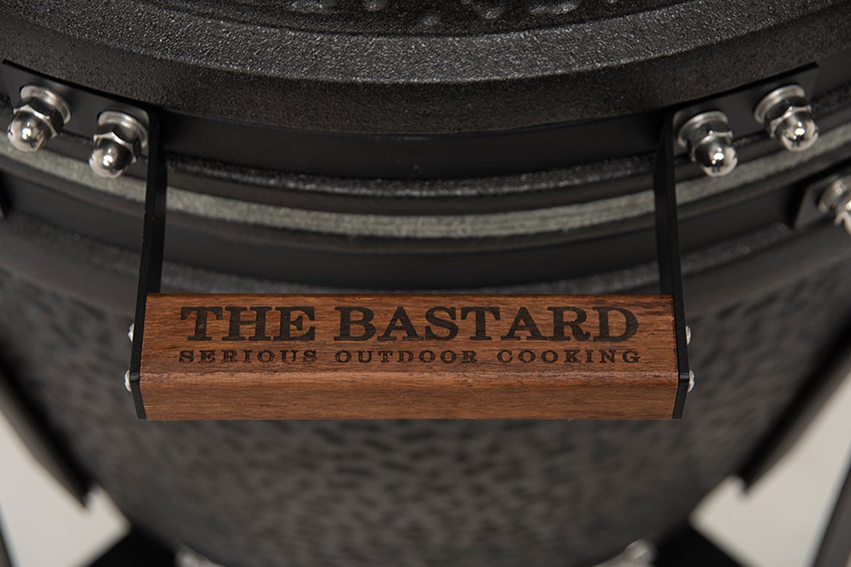The Bastard Large Solo 2021 Kamado Barbecue