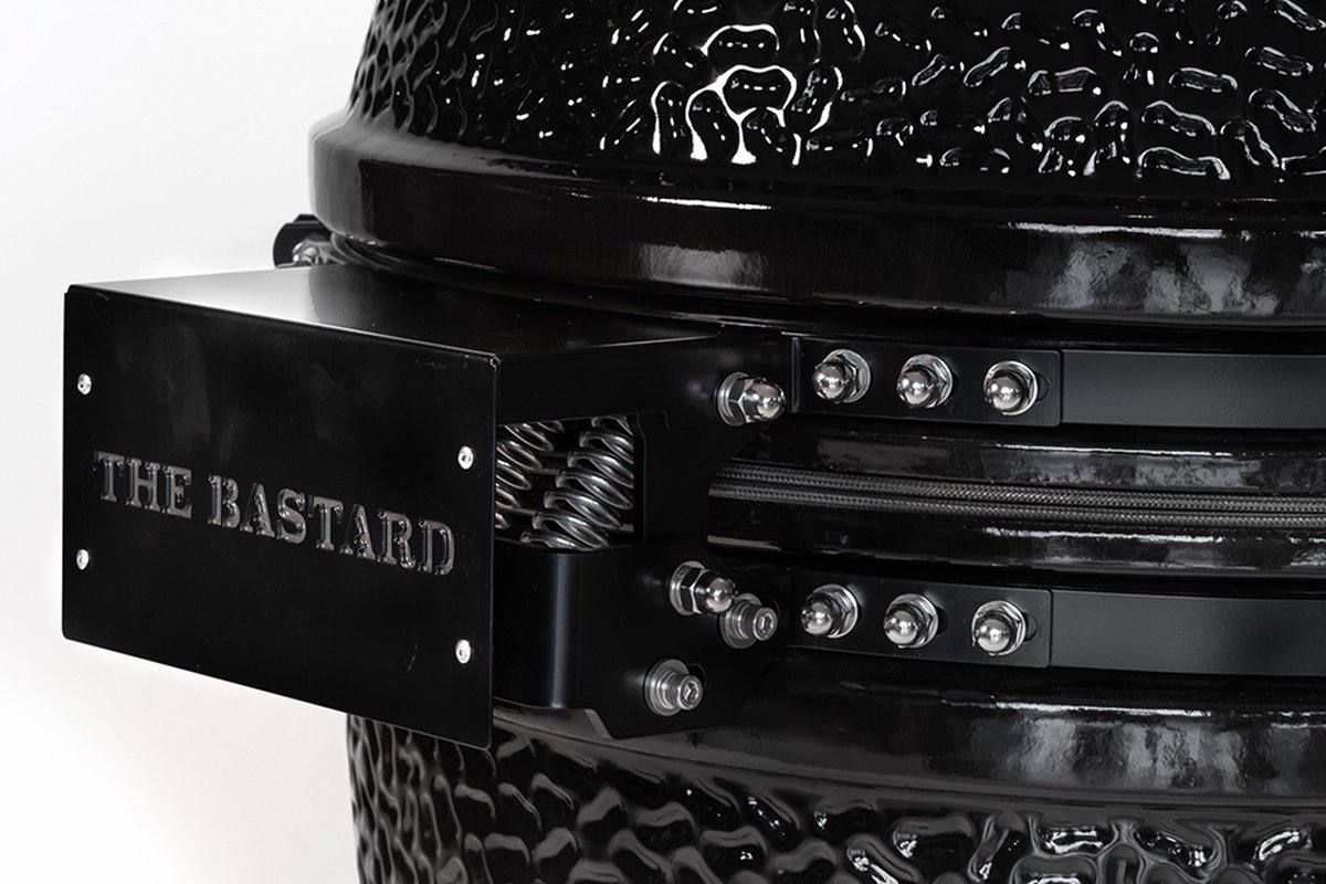 The Bastard Large Solo 2021 Kamado Barbecue