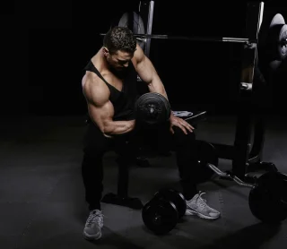 Gorilla Sports Halterbank Vlak + 100 kg Halterset kunststof