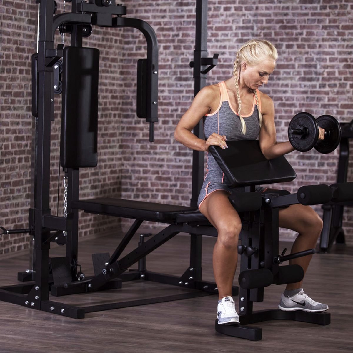 Wat vinden we goed aan de Gorilla Sports Krachtstation met Fitnessbank