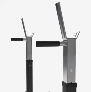 Gorilla Sports verstelbaar squat rack met dipsteunen en safety spotters