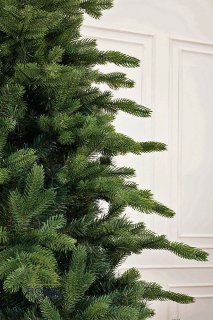 Wat vinden we goed aan de Royal Christmas - Kunstkerstboom - Spitsbergen - 210 cm - PE/PVC Premium - 1369 Takken
